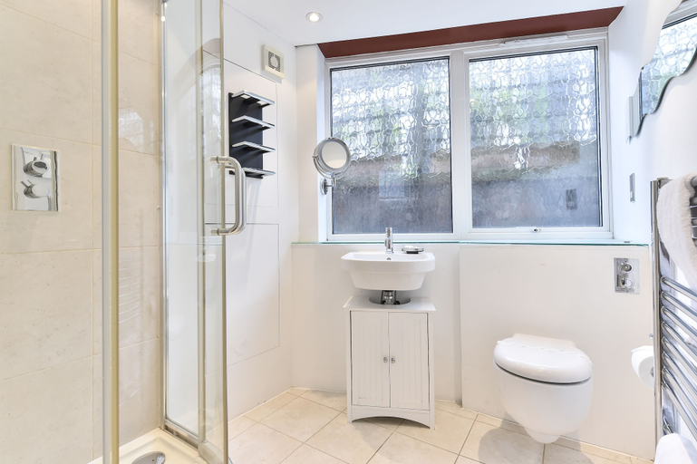 Bathroom 2, Camden Market Apartments, London