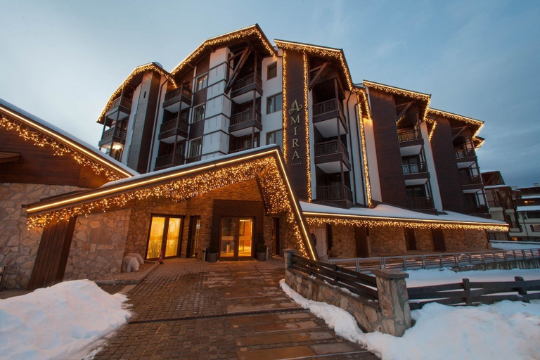 Exterior & Views