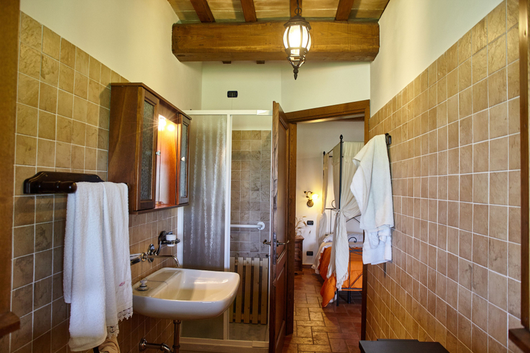 Bathroom 3, Sant'Apollinare, Siena