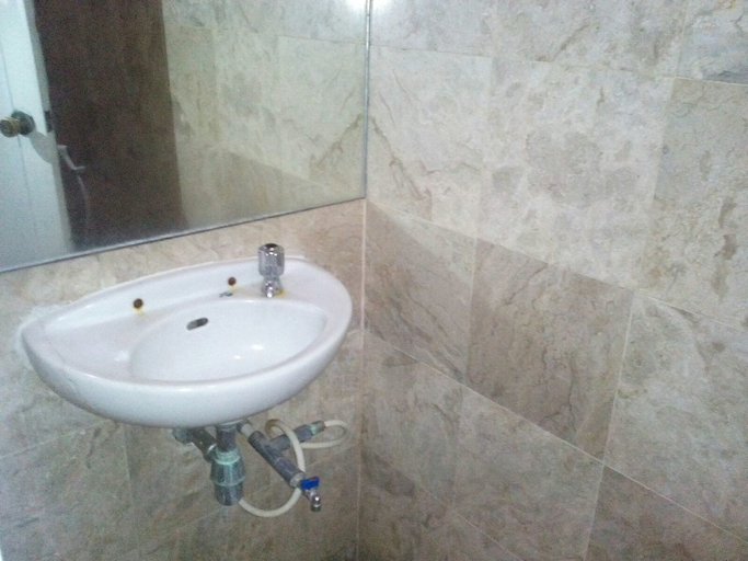 Bathroom 4, Villa Kota Bunga Happy AA2-11, Cianjur