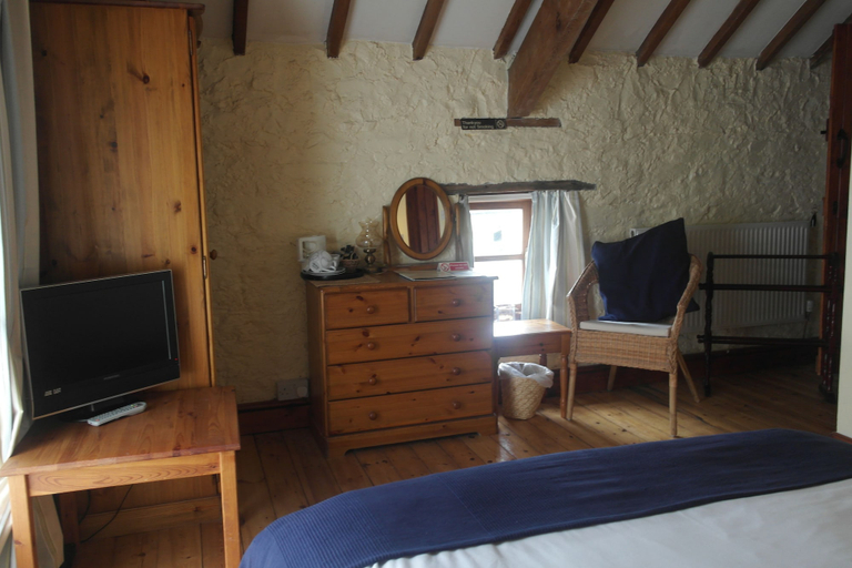 Bedroom 2, The Old Barn, Vale of Glamorgan