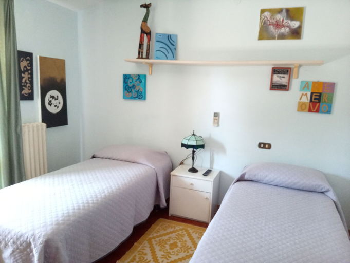 Bedroom 2, Villa Corrias, Cagliari