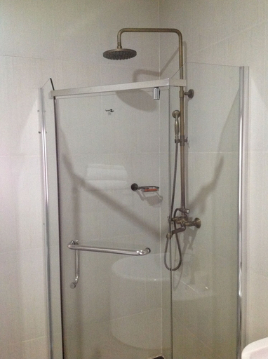 Bathroom 3, First City Lodge, Kalomo