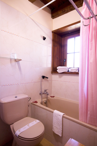 Bathroom 4, Hostal El Bouquet, Lleida