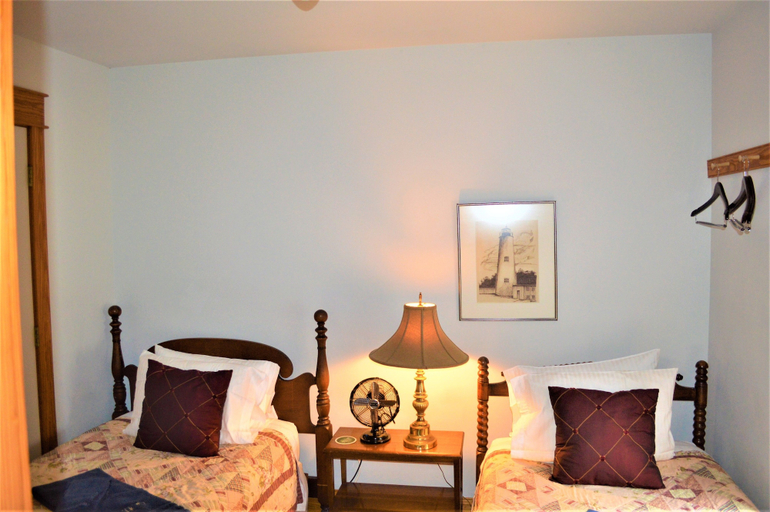 Bedroom 3, Roanoke Island Inn, Dare