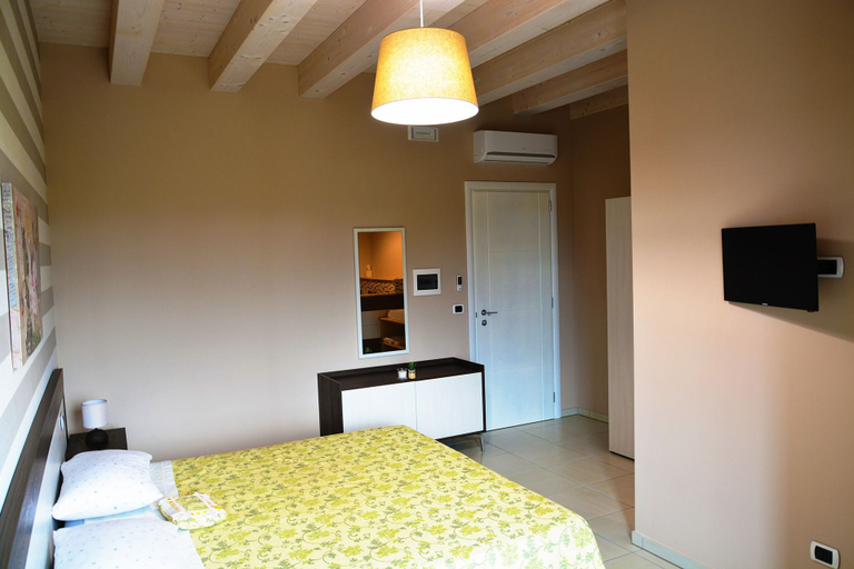 Bedroom 2, Le Due Noci Bed and Breakfast, Avellino
