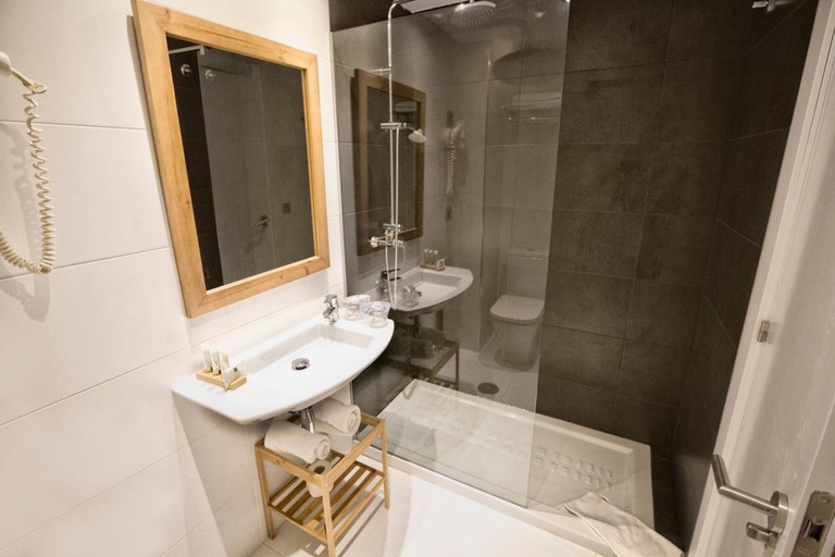 Bathroom 4, Hotel Los Lagos Nature, Asturias
