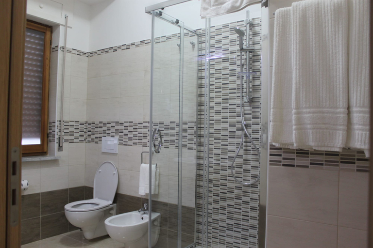 Bathroom 3, A'mantia hotel, Cosenza