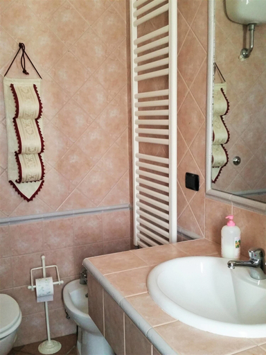Bathroom, Dépendance in Villa Karmel, Brindisi