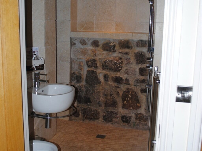 Bathroom 3, Blas Gwyr, Swansea