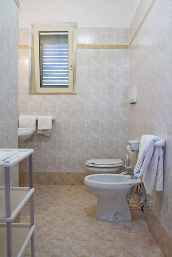 Bathroom 4, Passo dell'Arciprete, Foggia