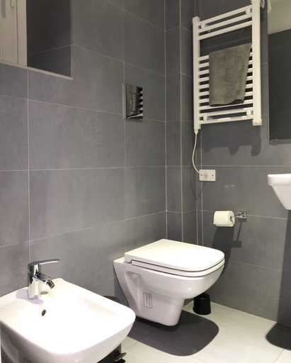 Bathroom 5, Le Vie del Vaticano, Rome