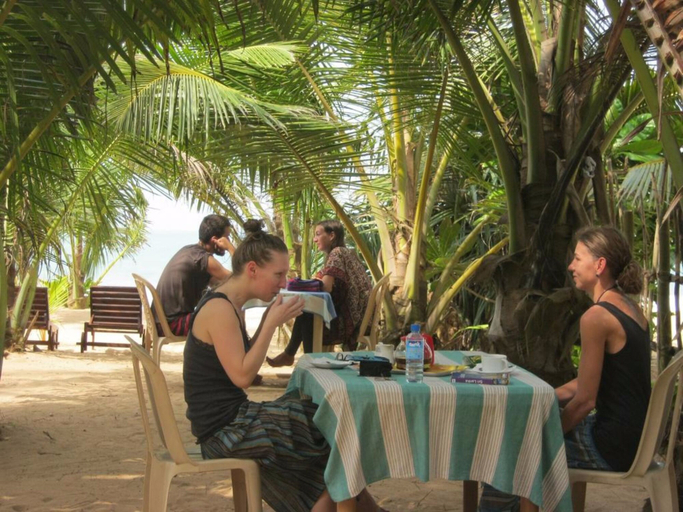 Food & Drinks 4, Arcade Beach Hotel, Bentota