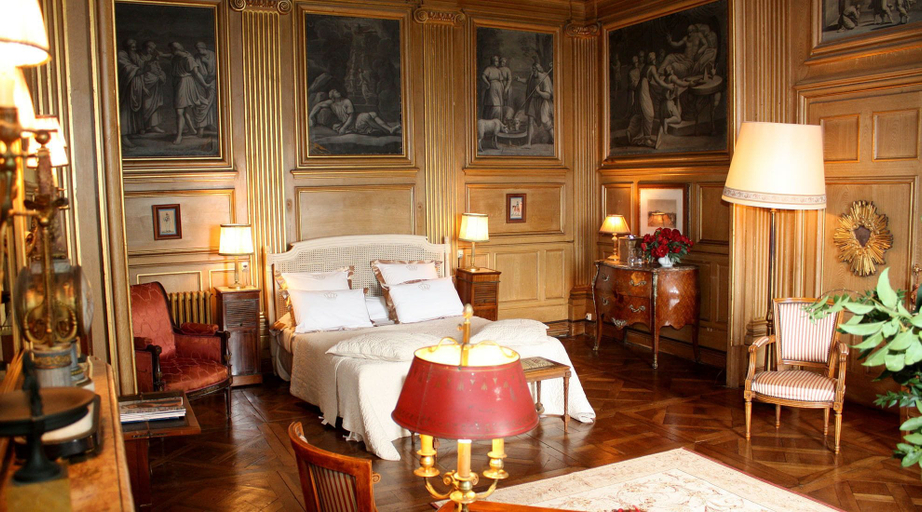 Bedroom 3, Château de Saint Trys, Rhône
