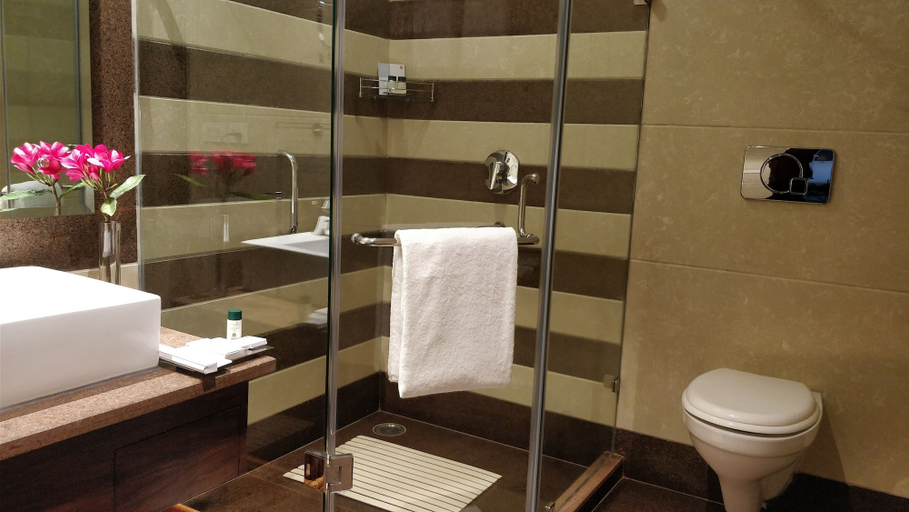 Bathroom 4, Fortune Park, Haridwar - Member ITC Hotels' Group, Hardwar
