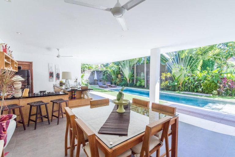 Food & Drinks 3, Colorful Private Villa 3 BR, Seminyak With Staff, Badung