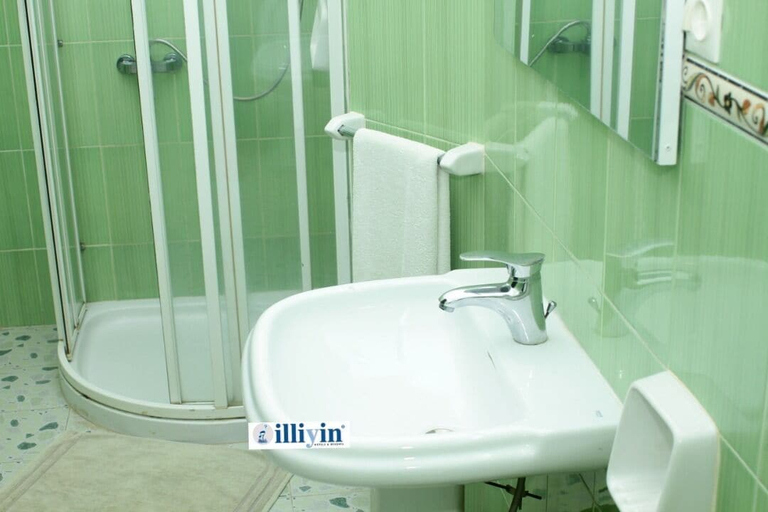 Bathroom 5, Hotel Illiyin, Dakar