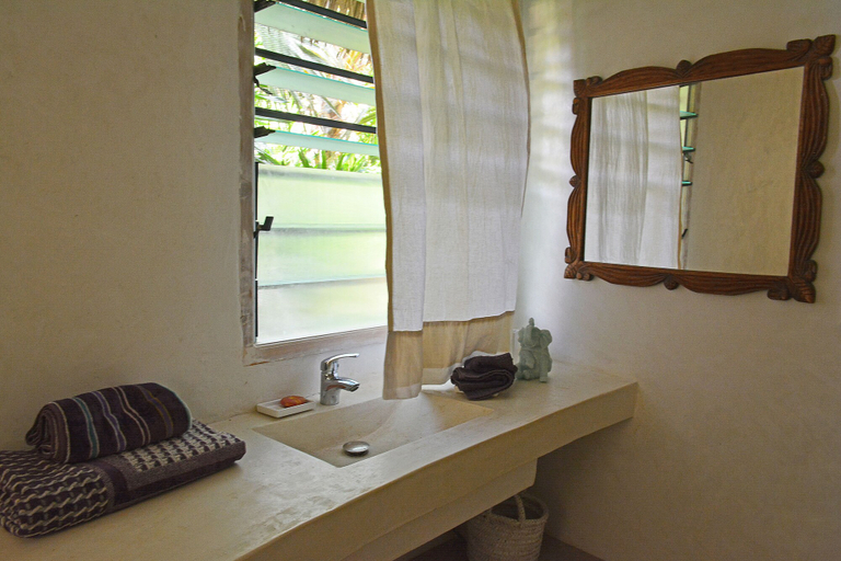 Bathroom 3, The Lawford Kenya, Malindi