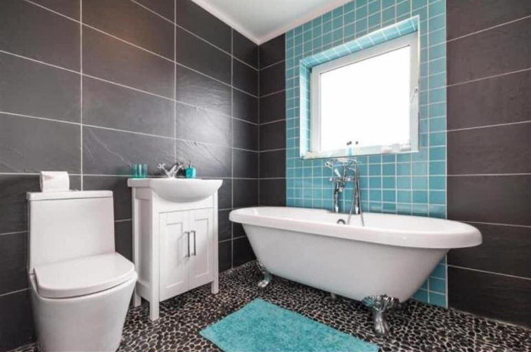 Bathroom 4, Higherlands, Staffordshire