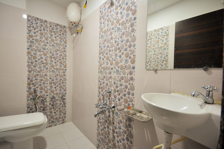 Bathroom 3, Hotel Science City Inn, Ahmadabad