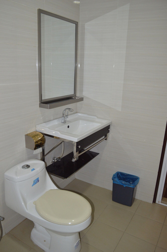 Bathroom 5, Angsoka Hotel, Hilir Perak