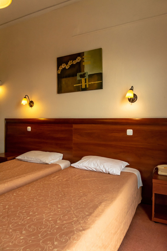 Bedroom 2, Hotel Telis, West Greece