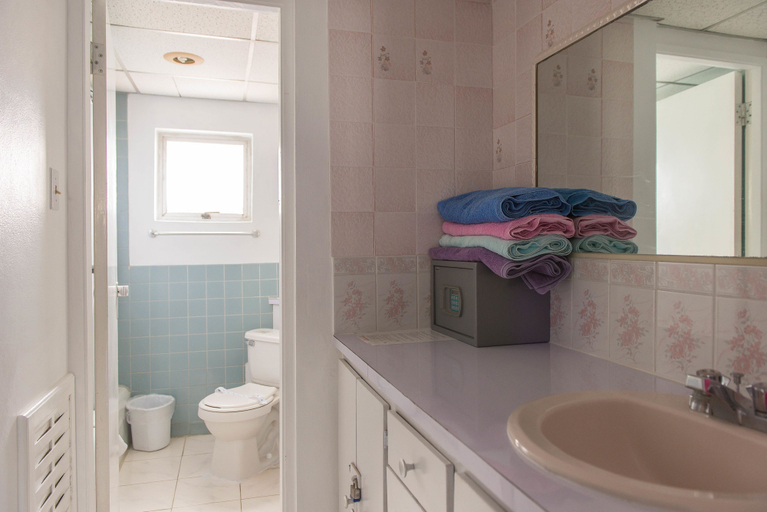Bathroom 4, Coral Reef Beach Suite At Montego Bay Club Resort