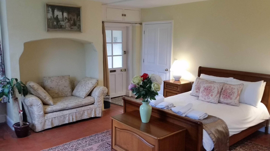 Bedroom 2, Bridge Farmhouse, Wiltshire