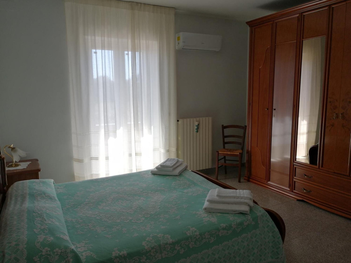 Bedroom 2, B & B Villa Lucia, Bari