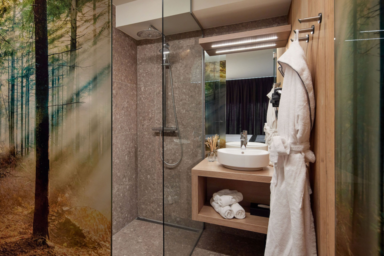 Bathroom 4, Van Der Valk Hotel Dennenhof, Antwerpen