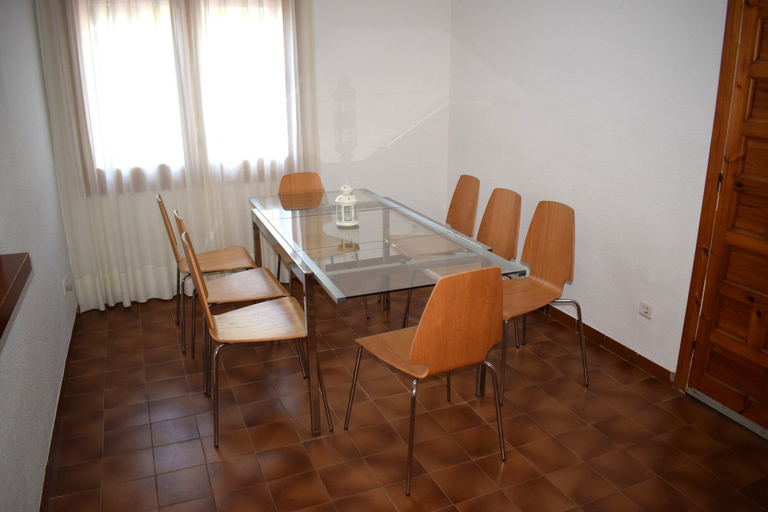 Others 5, Villa Salitre, Tarragona