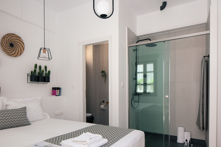Bedroom 5, Gateway Suites, Crete