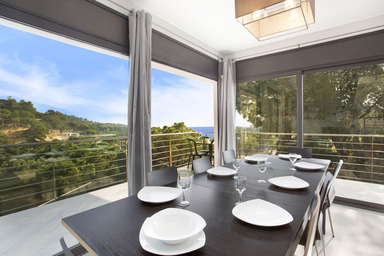 Others 5, Villa Santi, Girona