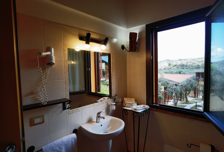Bathroom 4, la corte degli ulivi, Oristano