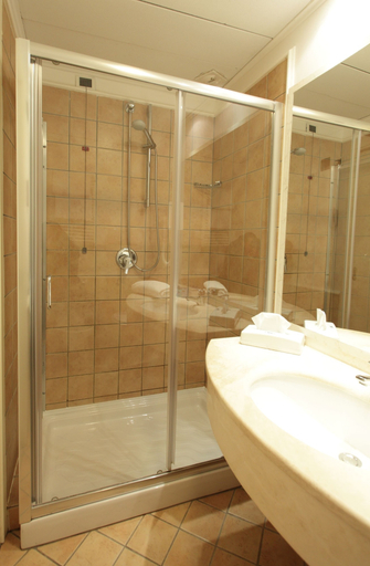 Bathroom 5, Dioscuri Bay Palace Hotel, Agrigento