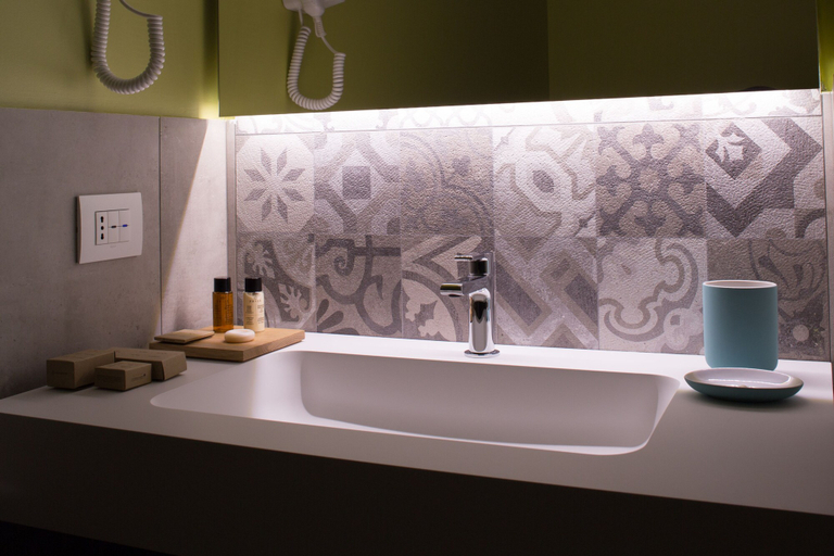 Bathroom 5, Hotel Alexandra, Rimini