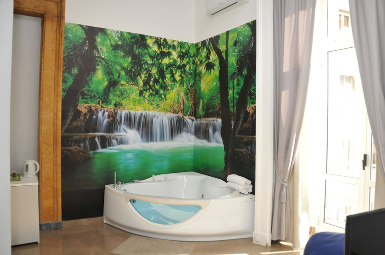 Bathroom 4, Beverello Suite, Napoli