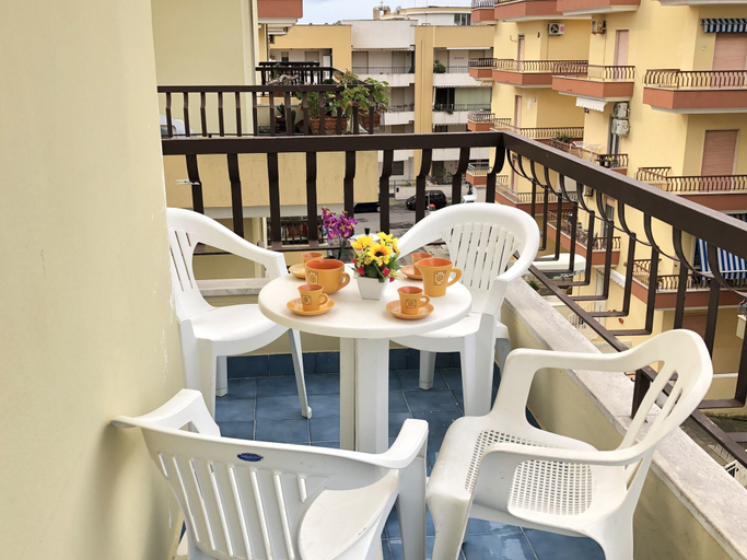 Others 4, Suite del Mar, Lecce