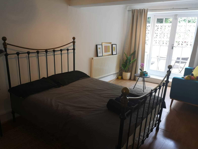 Bedroom, Cosy Apartment in Islington - A, London