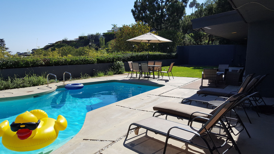 Sport & Beauty 4, 4 Bedroom Celebrity House with Pool & City View, Los Angeles