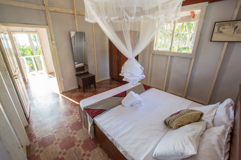 Bedroom 3, Rüstic Beach Villa, Mundalama