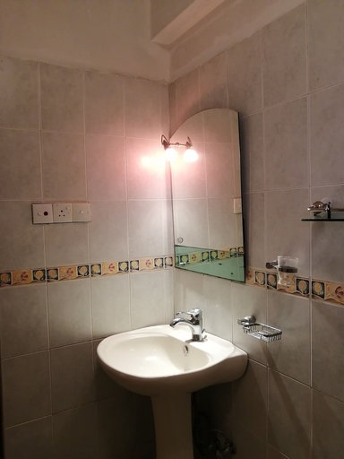 Bathroom 3, kandy Highland Unique, K.F.G. & G. Korale