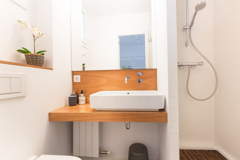 Bathroom 4, Montaber Apartments - Gracia Torrijos, Barcelona