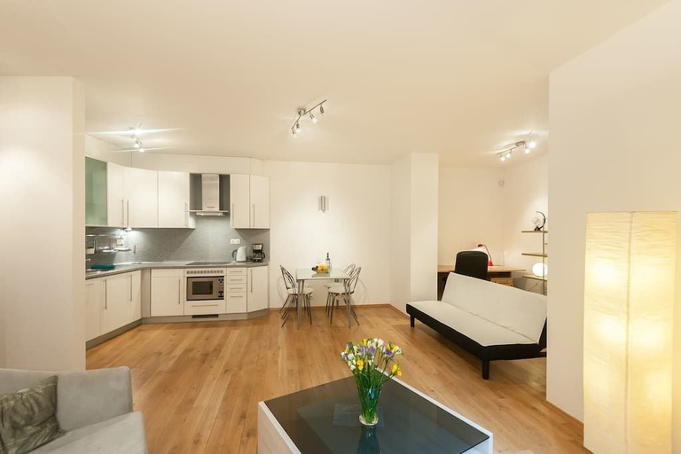 Others 4, Romantic Condo near Charles Bridge, Praha 1