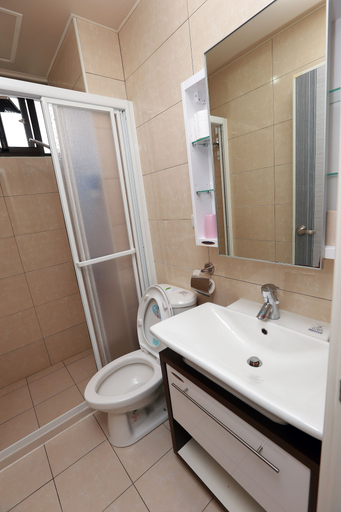 Bathroom 3, Mayu Hotel, Lienkiang (Matsu Islands)