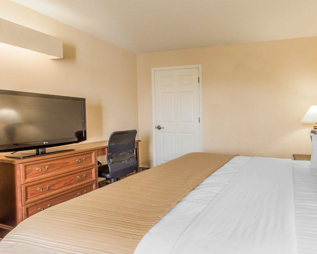 Bedroom 4, Rodeway Inn Sylacauga Hwy 280, Talladega