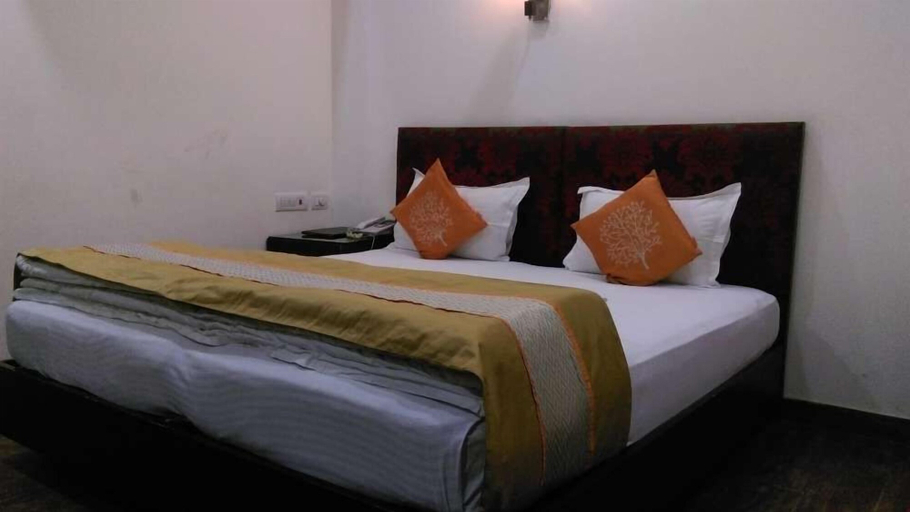 Bedroom 3, Hotel Aadhar, Gurgaon