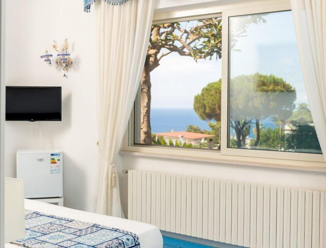 Bedroom 5, Villa Araucaria, Napoli