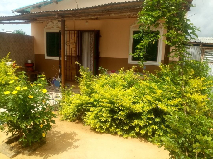 Others 5, Chez Tanti Nicole, Ouidah