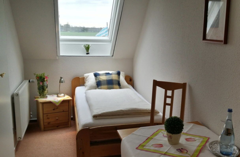 Bedroom, Landgasthaus Hotel Zur Alten Linde, Rotenburg (Wümme)